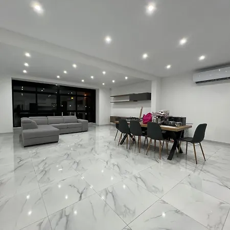 4 Bedroom Seafront