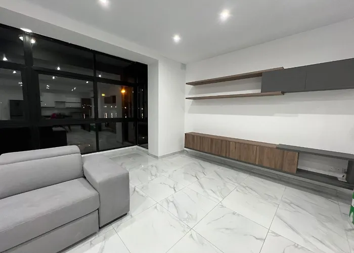 4 Bedroom Seafront Διαμέρισμα Σλιέμα