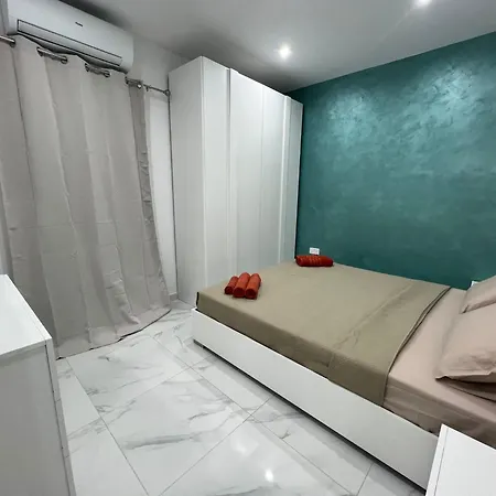 4 Bedroom Seafront شقة *